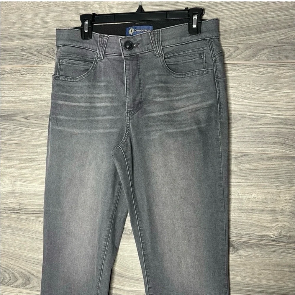 Democracy Grey Straight Leg Jeans Size 10-READ - Picture 2 of 8